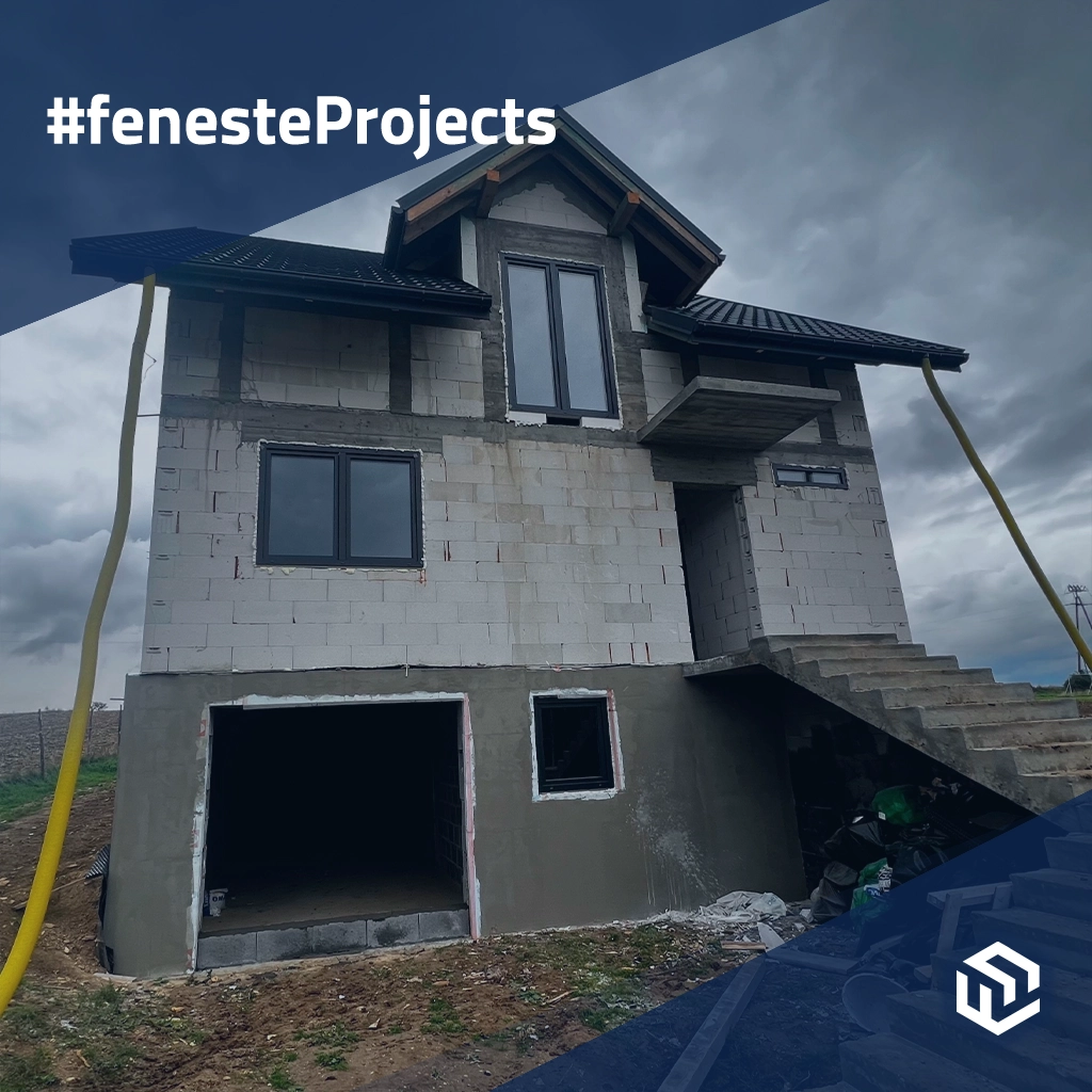 Kleines Einfamilienhaus mit hohem Fundament projekte fensterfarben rehau weiss  