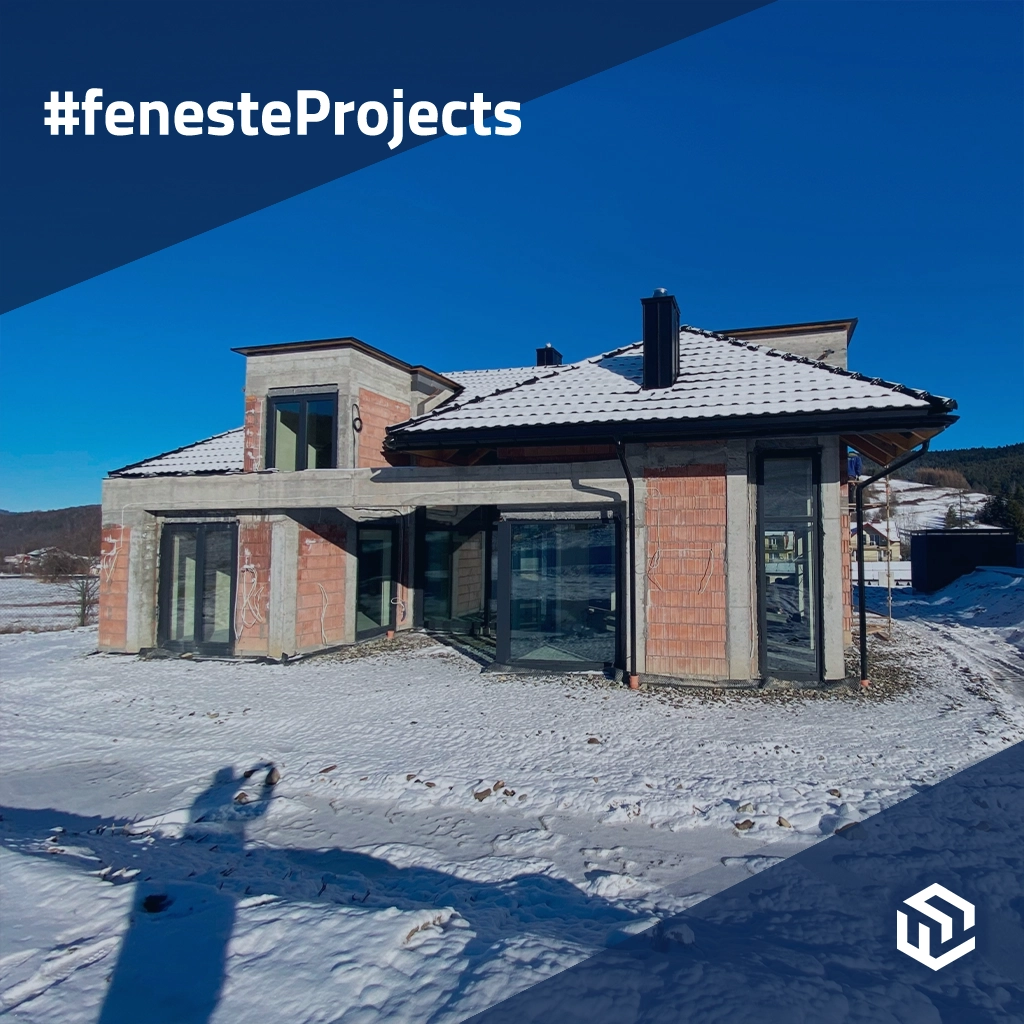 Energieeffizientes Haus mit modernem Design und Garage projekte kleines-einfamilienhaus-mit-hohem-fundament    